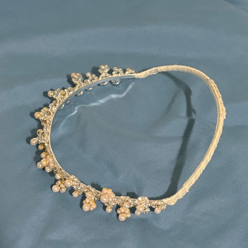Elegant Pearl Embellished Bridal Headpiece